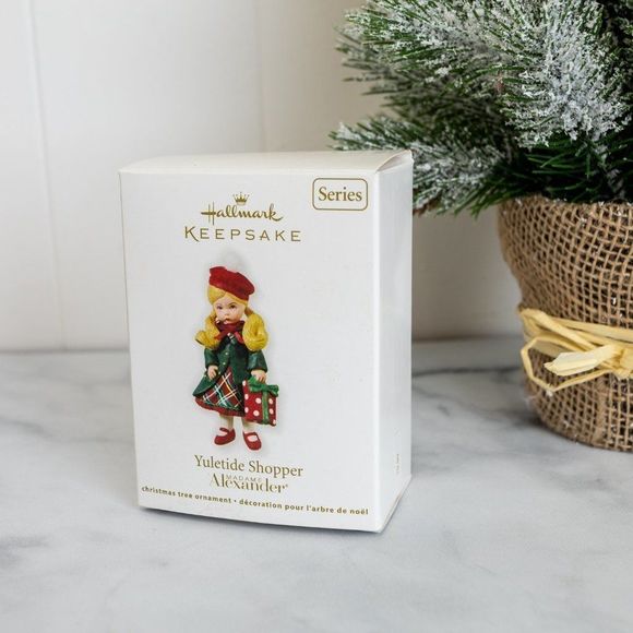 ✔️ Add-on $5 ✔️ Hallmark 2011 Yuletide Shopper Madame Alexander Series #16 - Picture 1 of 7